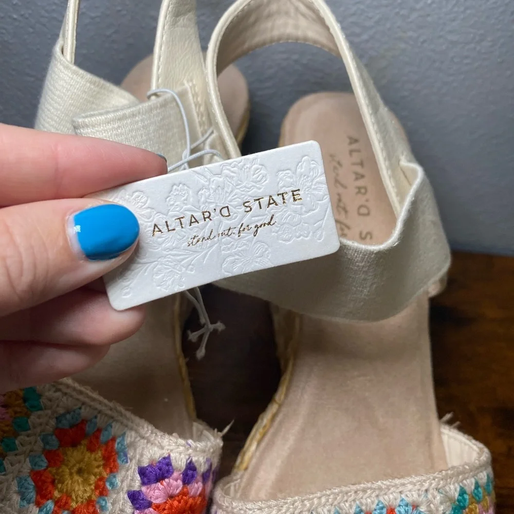 Altar’d State Anthropologie Wedges Size 7.5 NWT Crochet Floral Boho Hippie